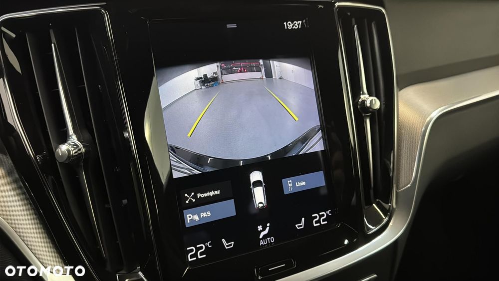 Volvo V60 B4 D R-Design - 26