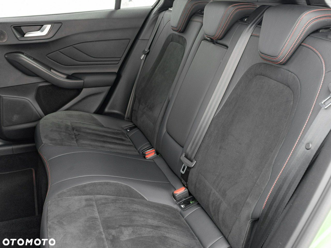 Ford Focus 2.3 EcoBoost ST X - 26