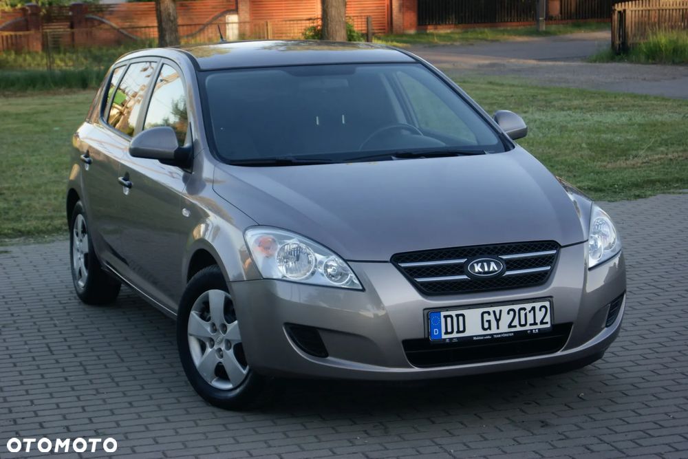 Kia Ceed 1.4 CVVT Attract - 2