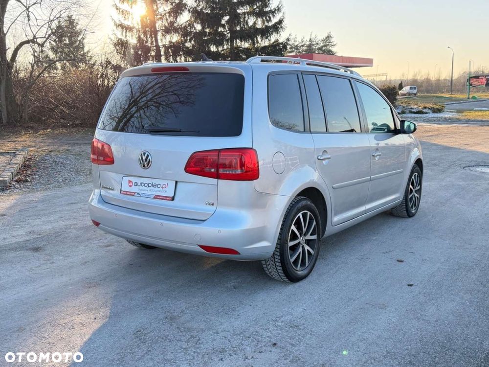 Volkswagen Touran 1.6 TDI DPF BlueMotion Technology DSG Highline - 21