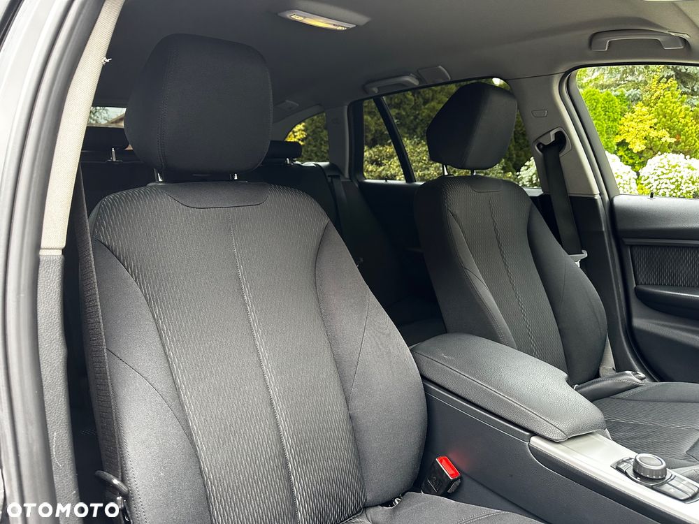 BMW Seria 3 320d - 26