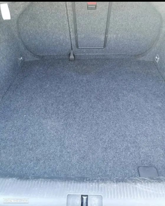 VW Jetta 1.9 TDi Confortline - 8
