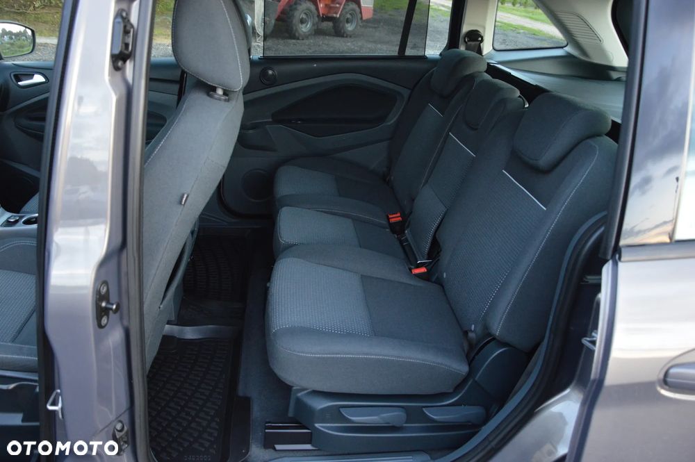 Ford Grand C-MAX - 34