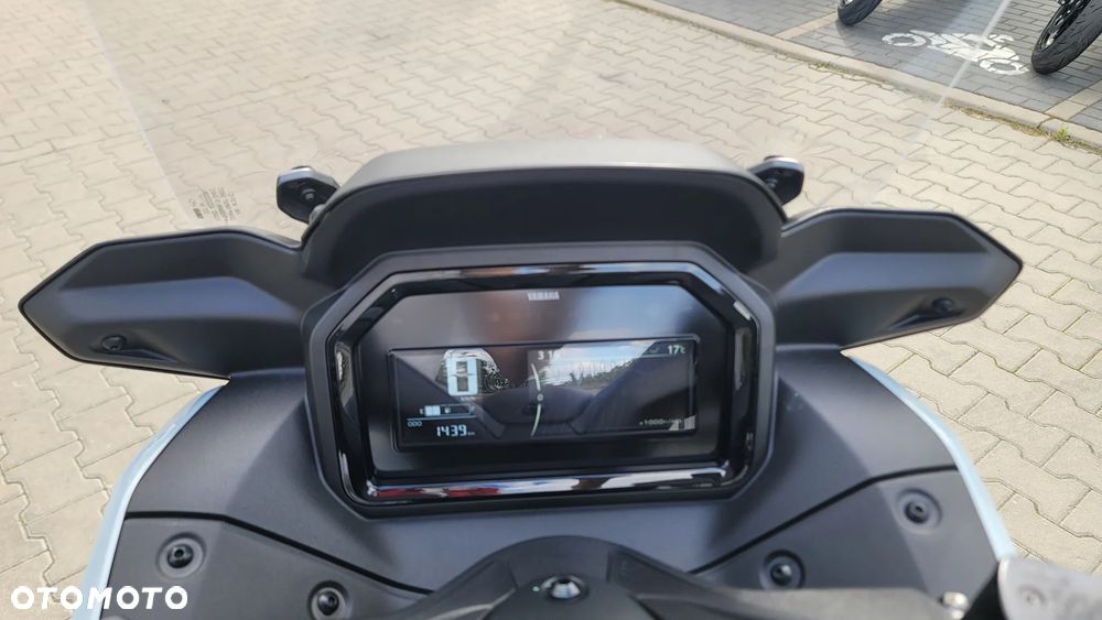Yamaha X-max - 23