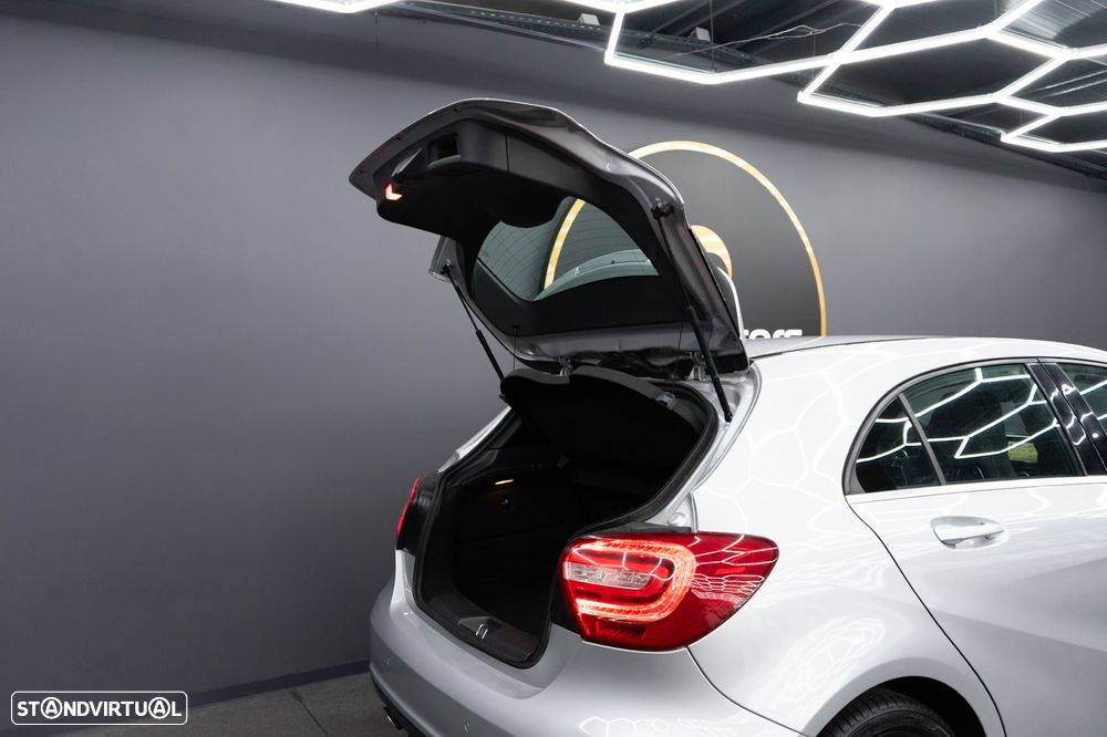 Mercedes-Benz A 180 - 53