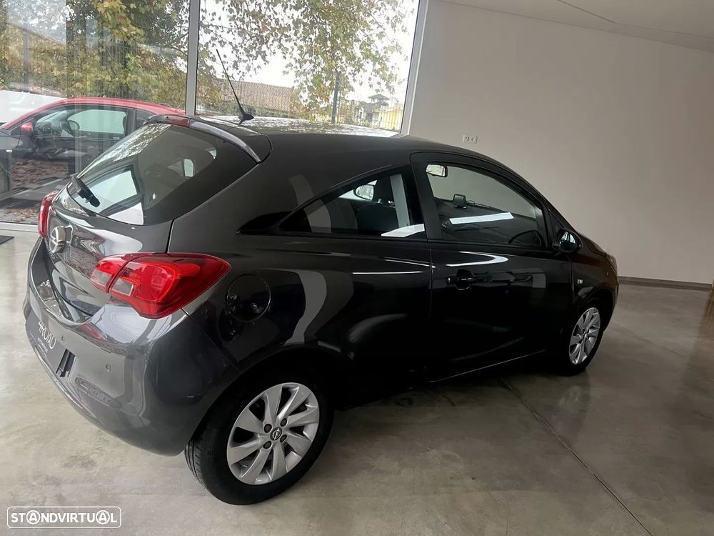 Opel Corsa 1.4 120 Anos - 31