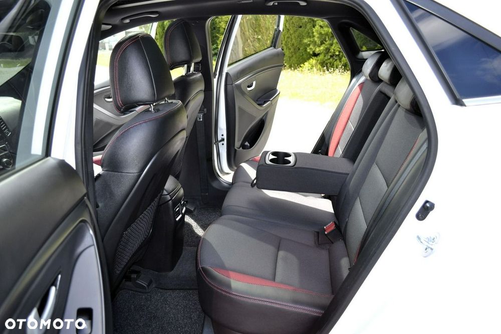 Hyundai i30 1.6 GDI Turbo Luxury - 32
