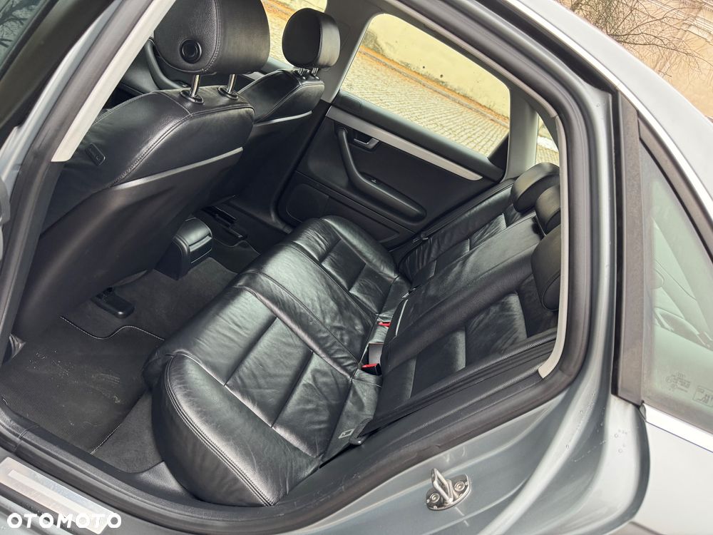 Audi A4 Limousine - 24