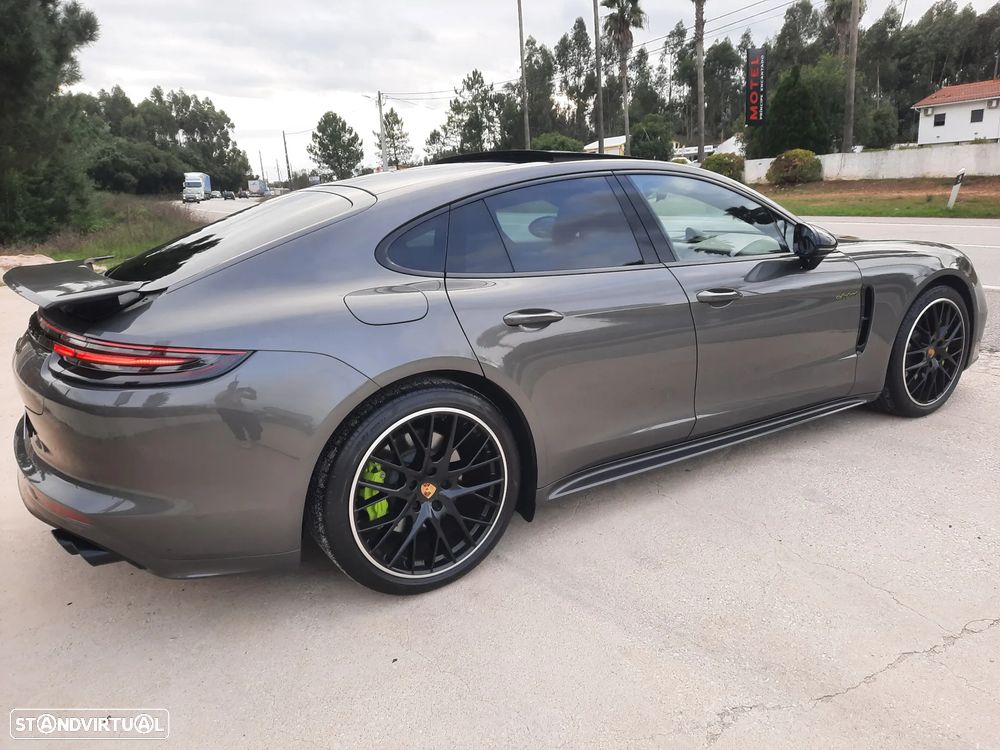 Porsche Panamera 4 E-Hybrid - 25