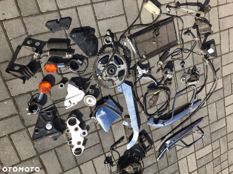 Suzuki VZ 800 Marauder  uchwyt set kierunek  osłona