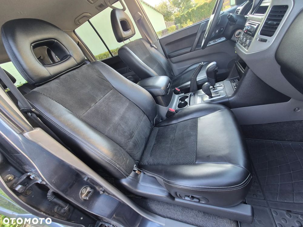 Mitsubishi Pajero - 34