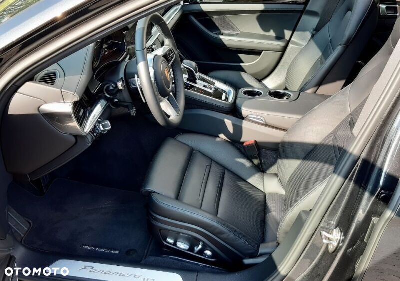 Porsche Panamera 4 10 Years Edition - 15