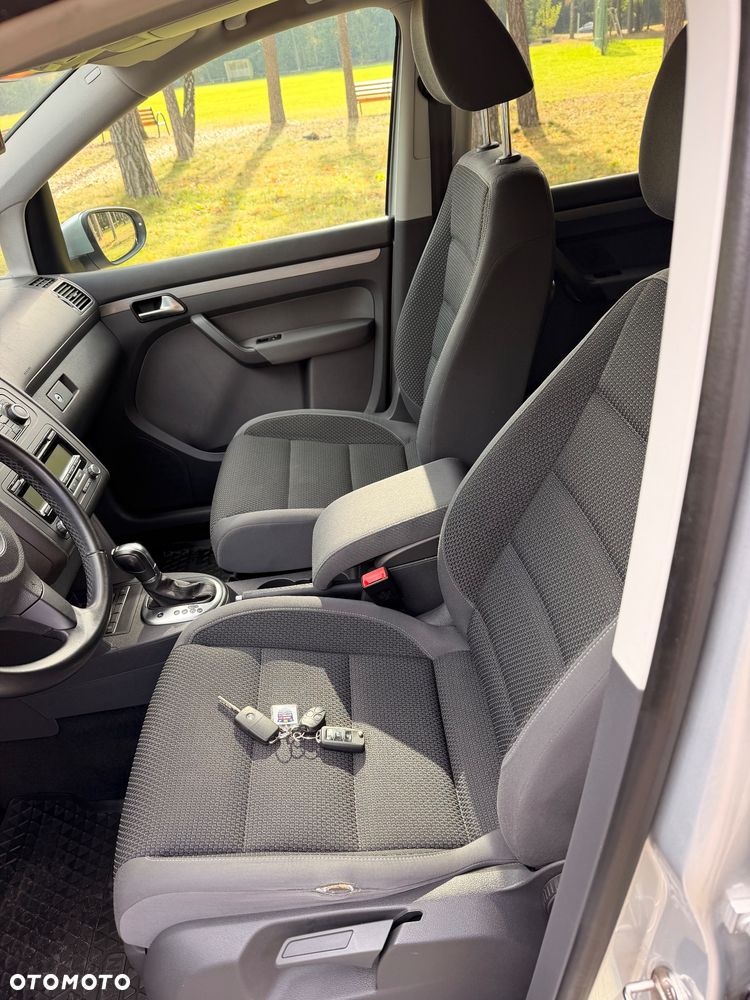 Volkswagen Touran - 13