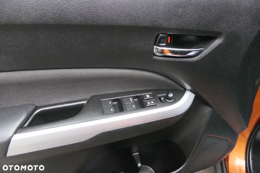 Suzuki Vitara 1.6 Premium 2WD - 25