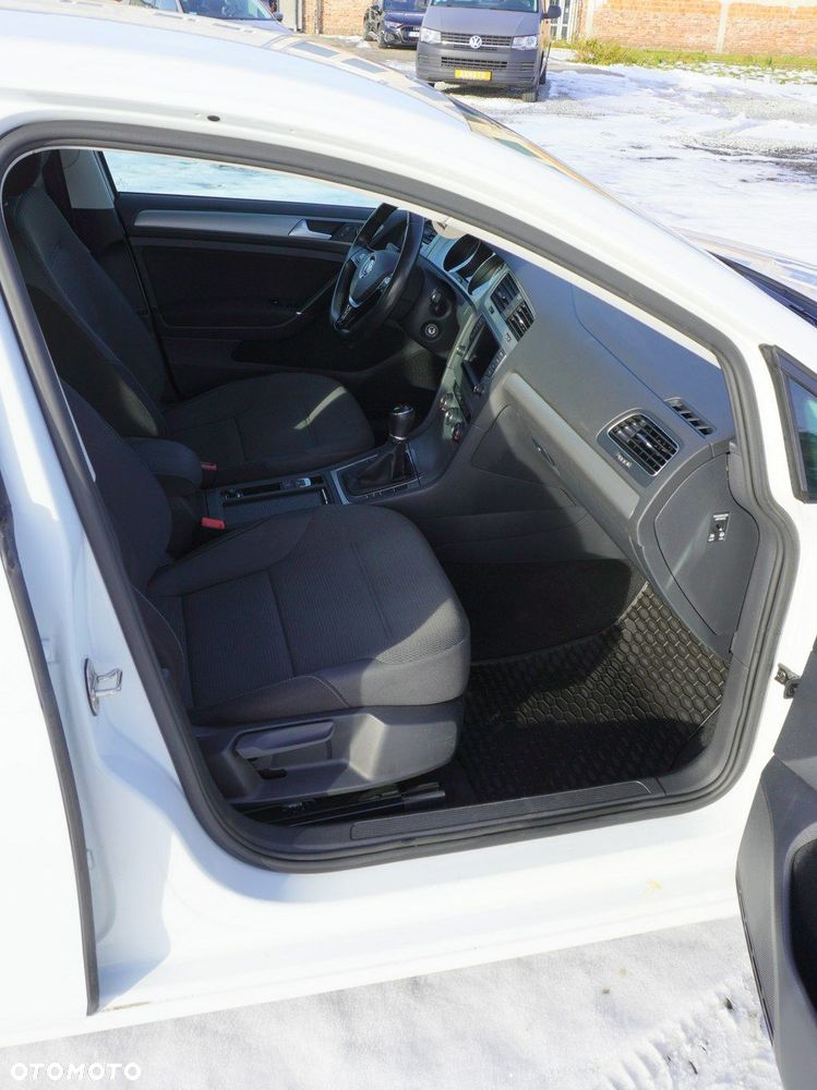 Volkswagen Golf - 16