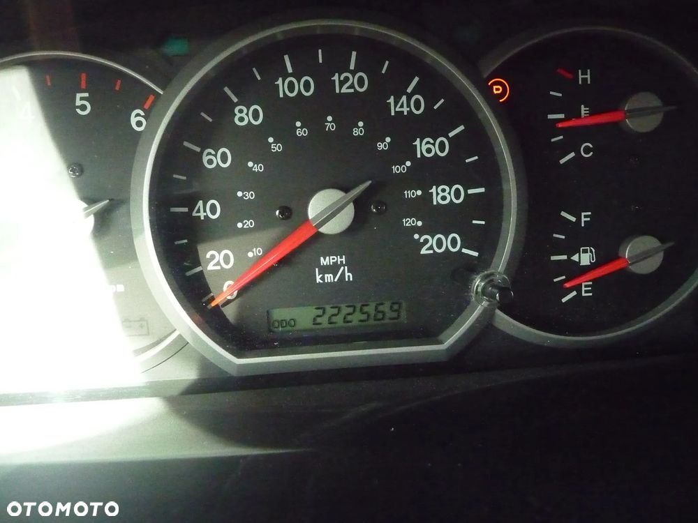 Kia Carnival - 1