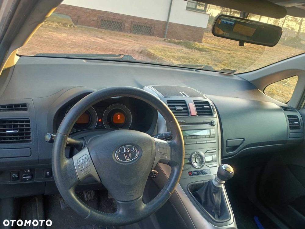 Toyota Auris - 4