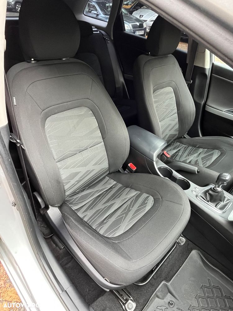 Kia Ceed - 9