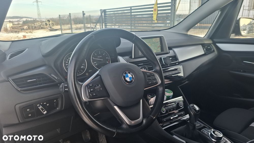 BMW Seria 2 218d xDrive - 10