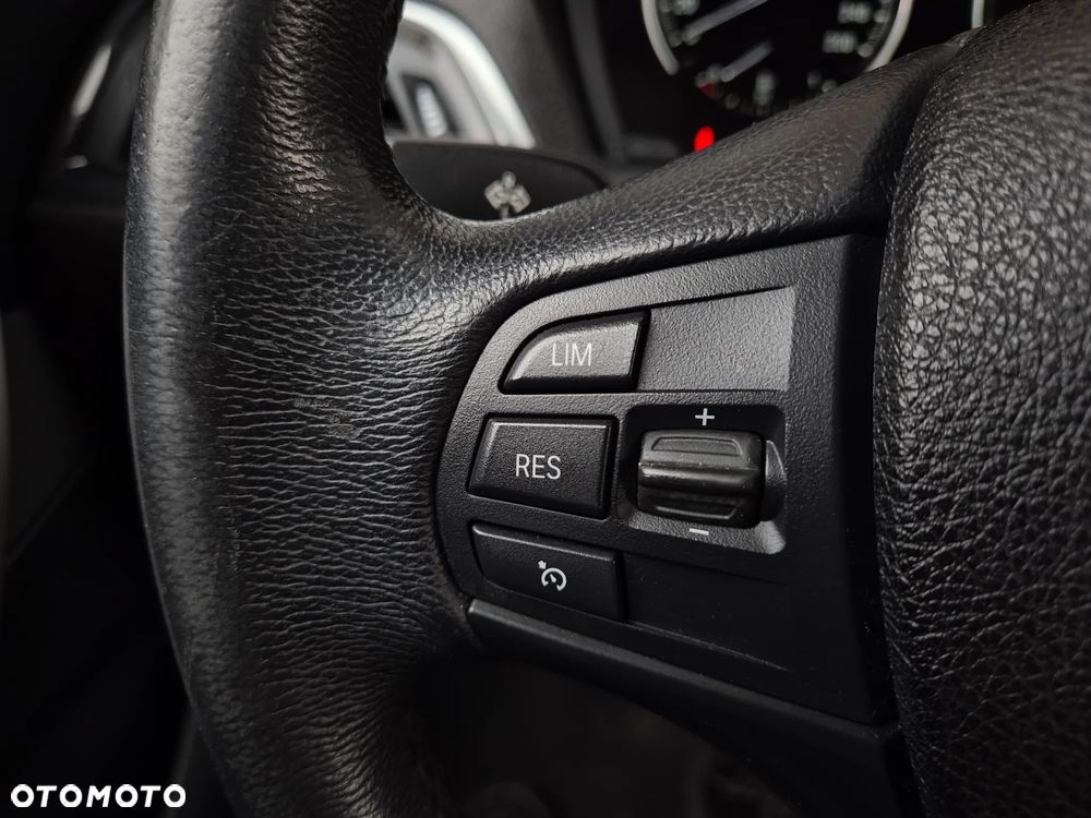 BMW Seria 1 116i - 13