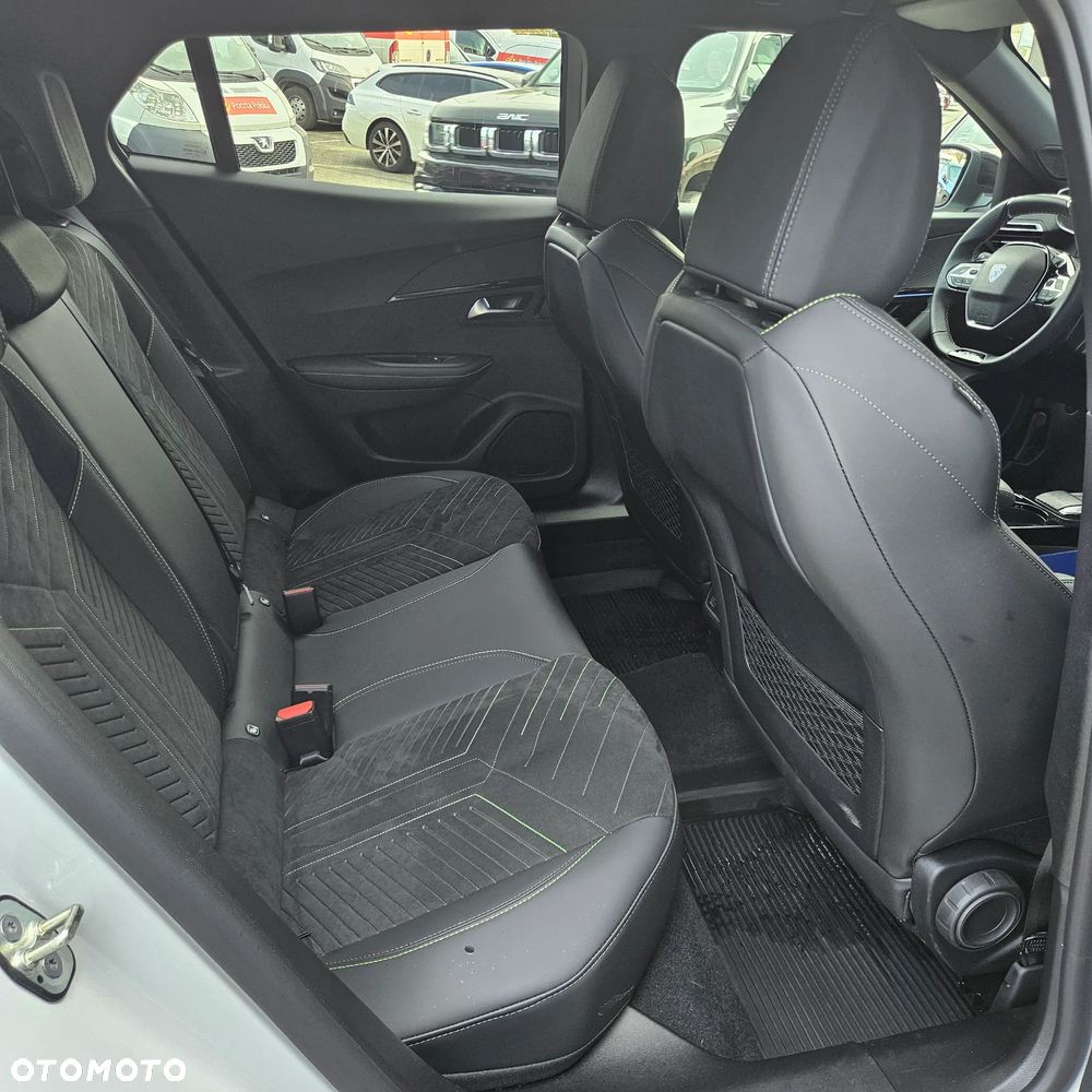 Peugeot 2008 - 11