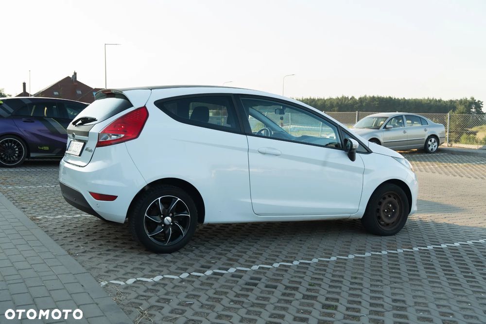 Ford Fiesta 1.4 TDCi Ambiente - 23