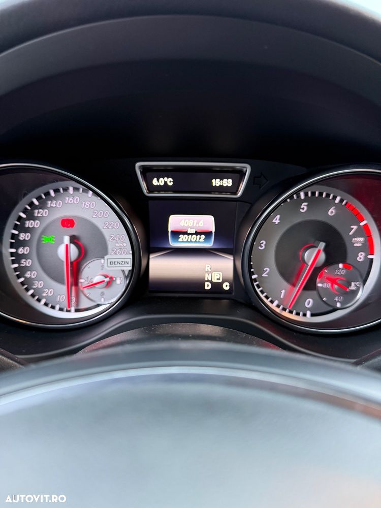 Mercedes-Benz GLA 200 7G-DCT - 10