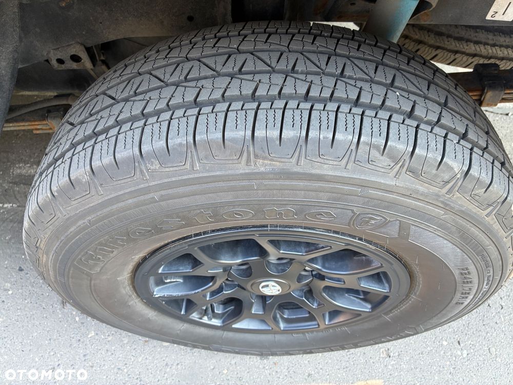 Toyota Tacoma - 16