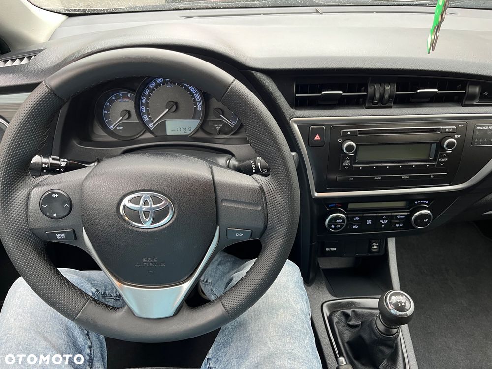 Toyota Auris 1.4 D-4D 2010 - 21