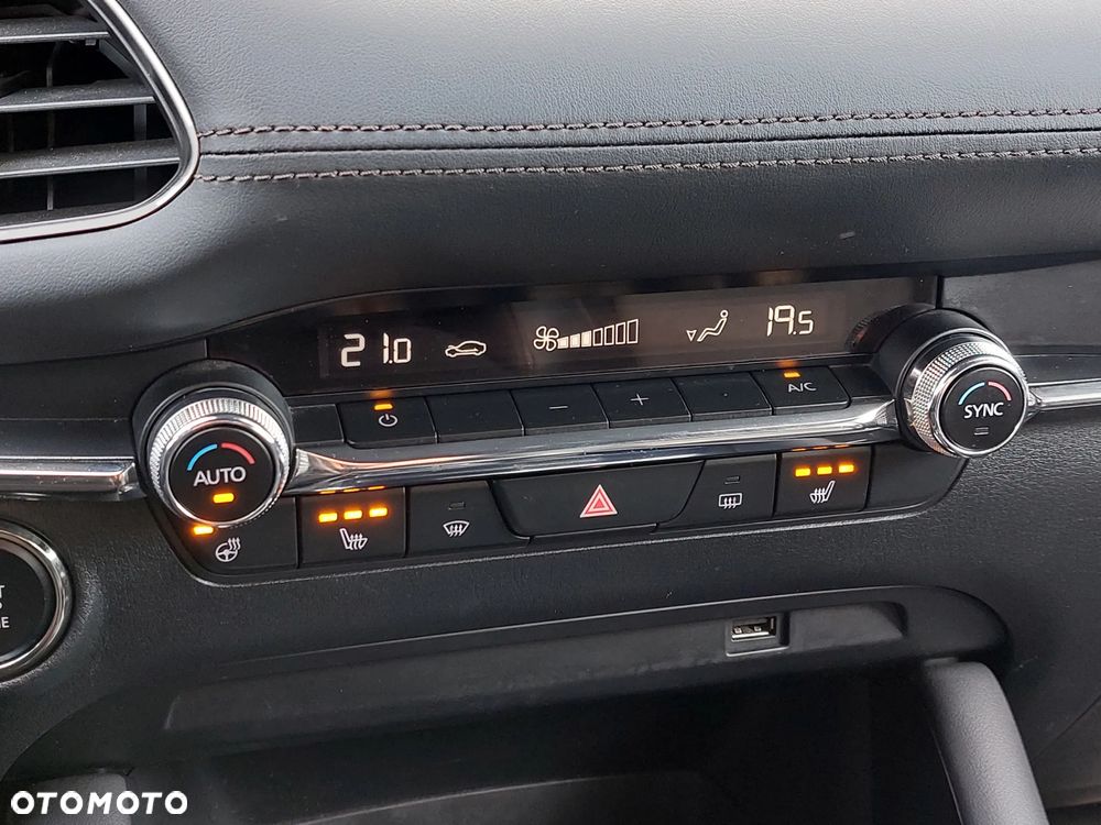 Mazda 3 2.0 mHEV Hikari - 10