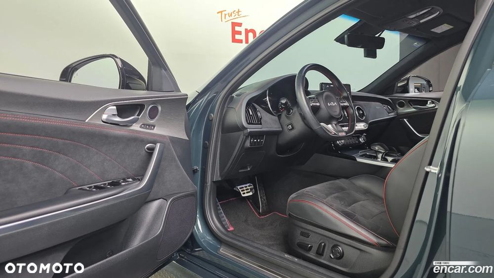 Kia Stinger 3.3 T-GDI V6 GT AWD - 11