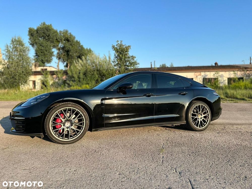 Porsche Panamera - 1