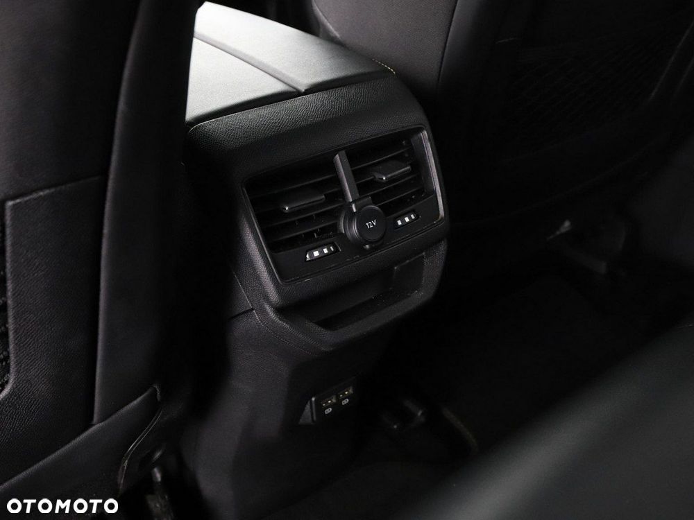 Peugeot 3008 Plug-In Hybrid 225 e-EAT8 GT - 40
