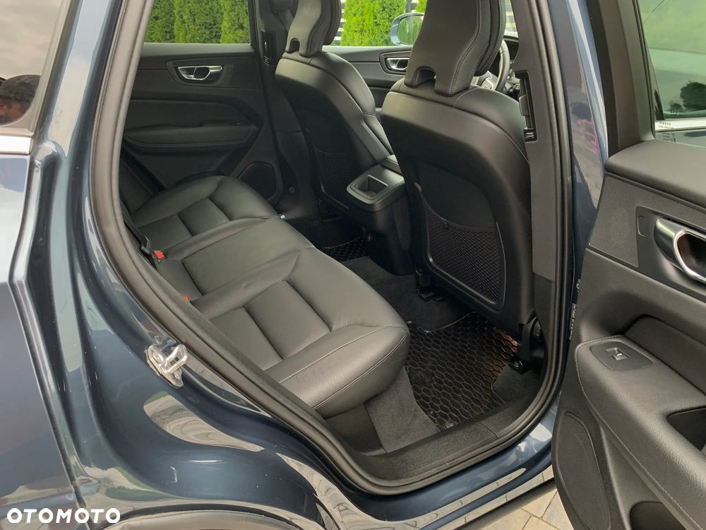Volvo XC 60 D4 Drive-E Momentum - 20