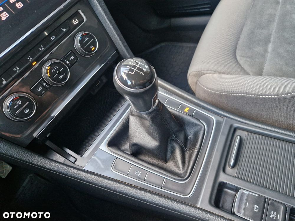 Volkswagen Golf - 21