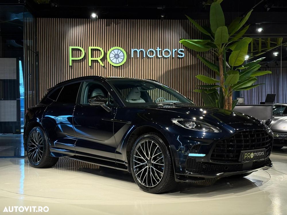 Aston Martin DBX - 6