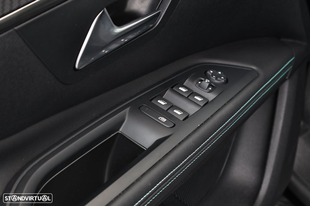 Peugeot 5008 1.2 PureTech Allure Pack EAT8 - 25