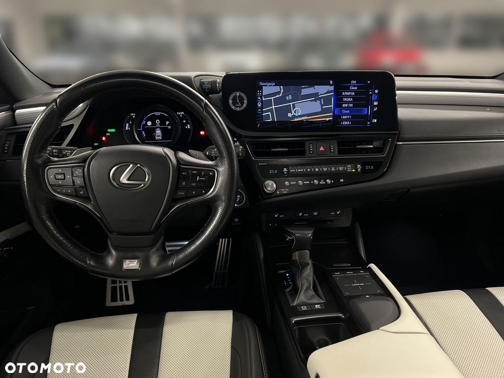 Lexus ES 300h F Sport Edition - 19