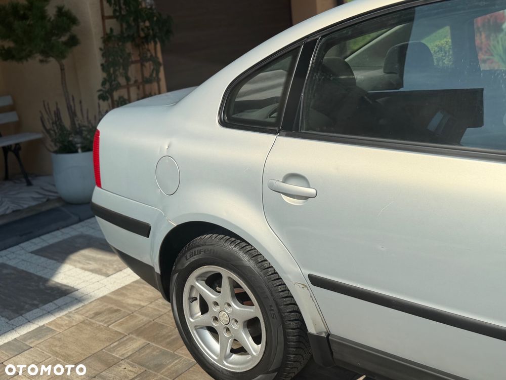 Volkswagen Passat 1.9 TDI CL - 32