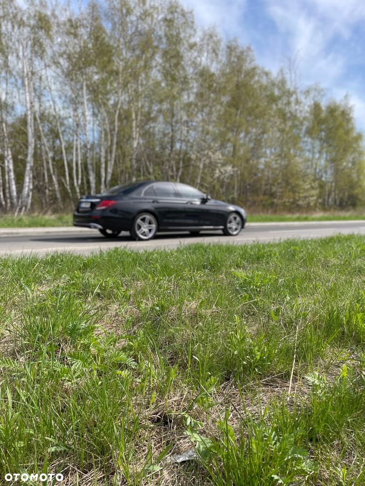 Mercedes-Benz Klasa E 220 d 4-Matic 9G-TRONIC - 11