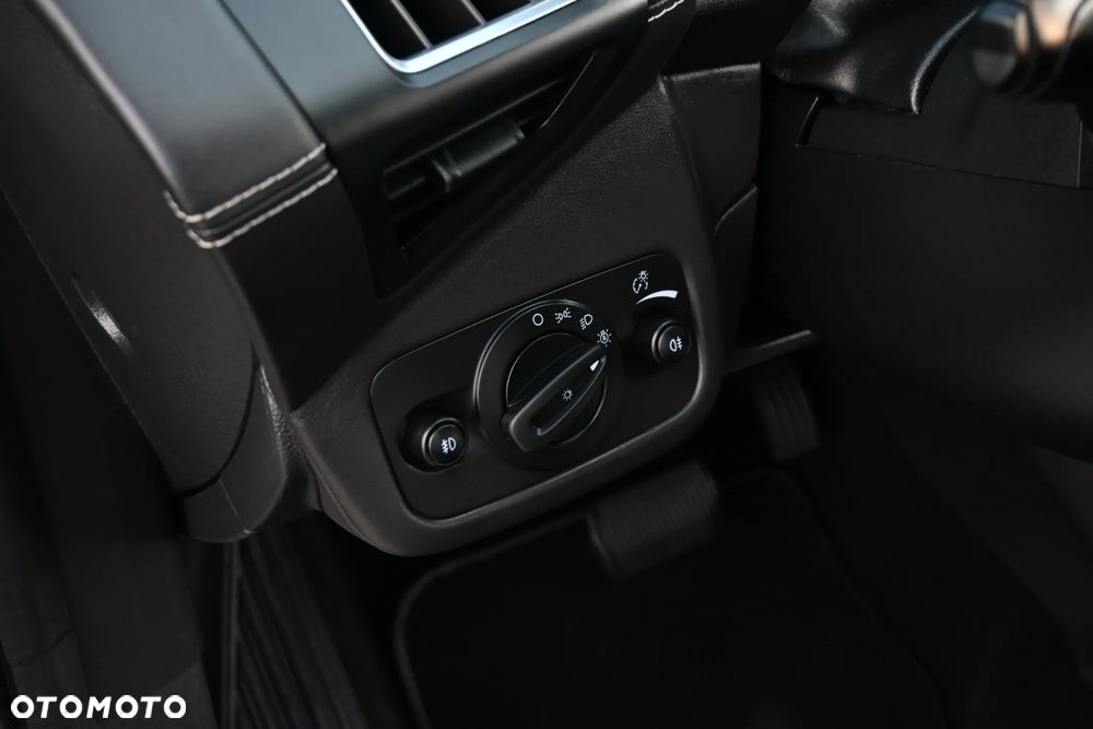 Ford Kuga 2.0 TDCi 4x4 Vignale - 28