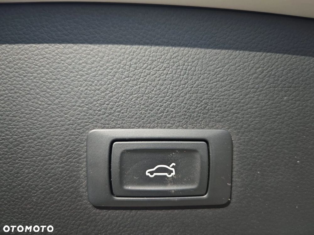 Audi A6 Avant 2.0 TDI Ultra S tronic - 12