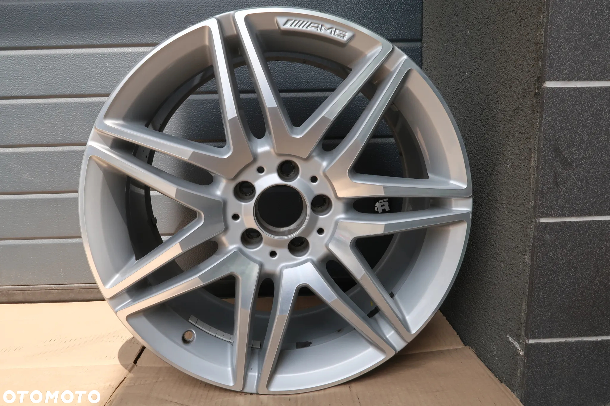 C16 FELGA MERCEDES E KLASA A2124011900 8,5X19ET44 IDEALNA - 3