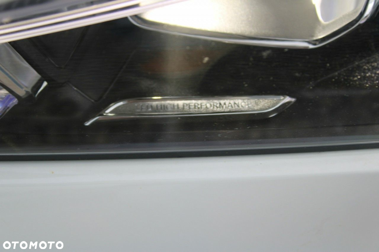 Mercedes-Benz CLA - 12
