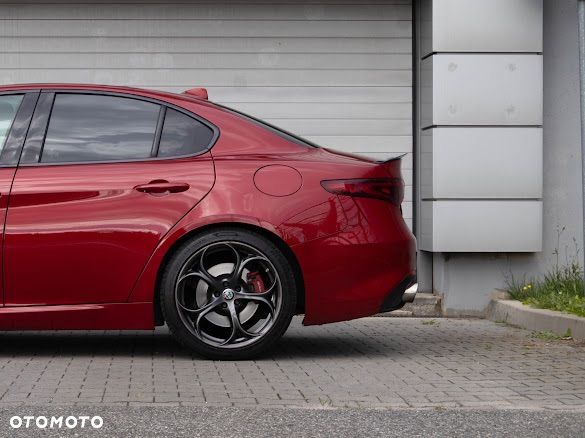 Alfa Romeo Giulia 2.0 Turbo 16V AT8 Veloce Ti - 13