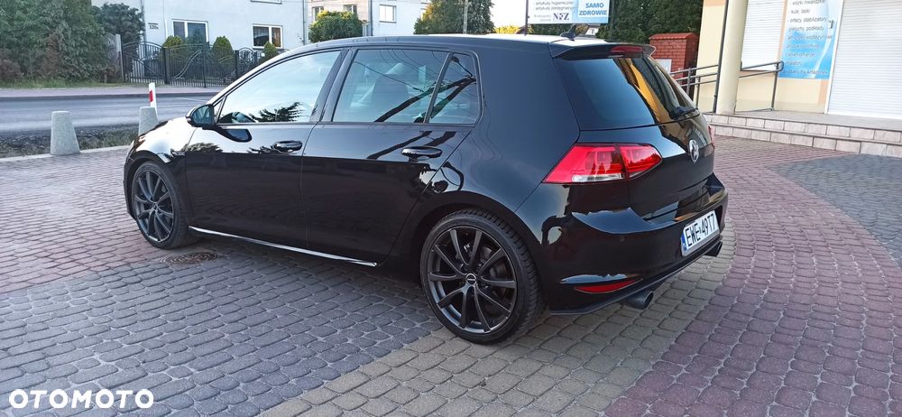 Volkswagen Golf - 6