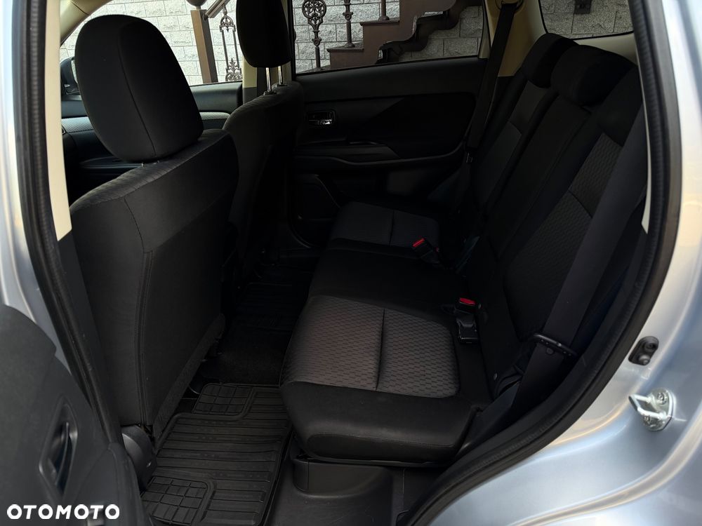 Mitsubishi Outlander 2.2 DI-D 4WD Automatik Instyle - 17