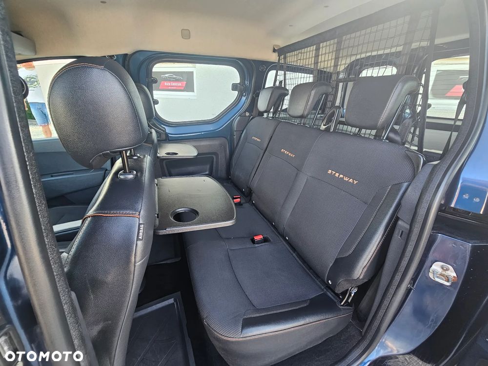 Dacia Dokker TCe 115 Stepway Celebration - 12