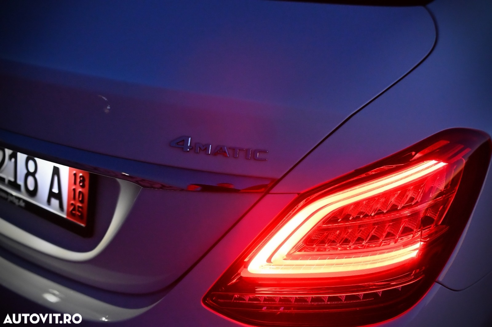Mercedes-Benz C 300 e 4Matic 9G-TRONIC AMG Line - 9