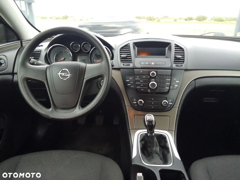 Opel Insignia 2.0 CDTI - 9